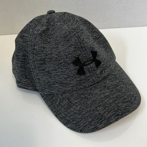 Women’s Under Armour Renegade Twist Cap, graphite, new w/o tags, OSFA